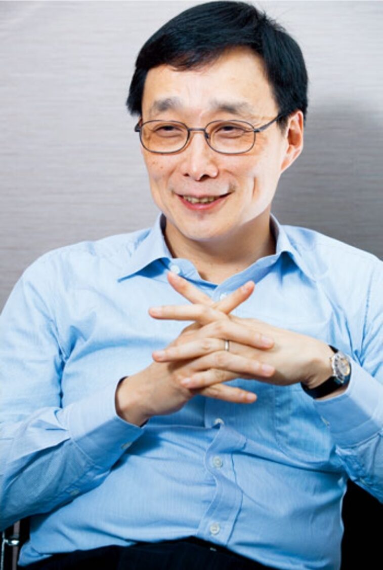 外界一度以董事長郭明鑑遭「毆打」形容事件,但依目前公開資訊,較可確認的是雙方發生口角與肢體拉扯。(圖/翻攝自商周)