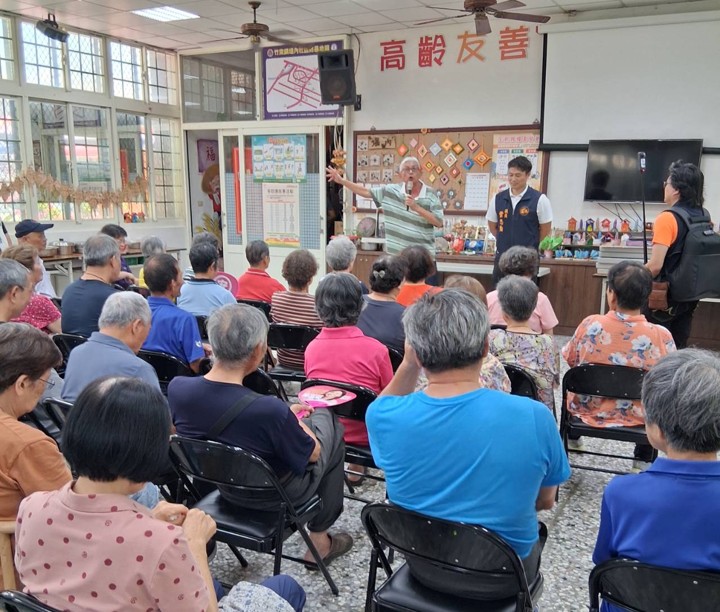 時代力量結盟地方派系?竹南鎮長選戰葉忠倫合體康世儒引熱議 苗栗地方派系要角康世儒為時代力量竹南鎮長參選人葉忠倫站台引地方熱議。(圖/記者鄭元毓翻攝)