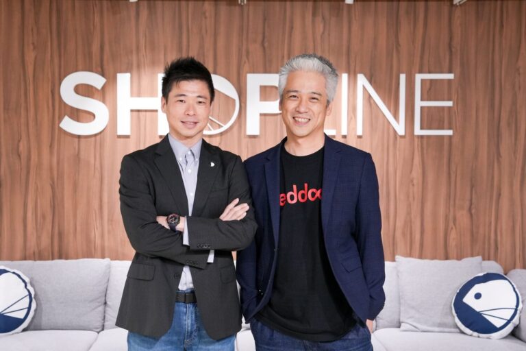 SHOPLINE台灣總經理葉力維(左)與Justar 數聚國際創辦人張元溢(右)攜手推出全新「全域零售廣告媒體」服務。(圖/業者提供)