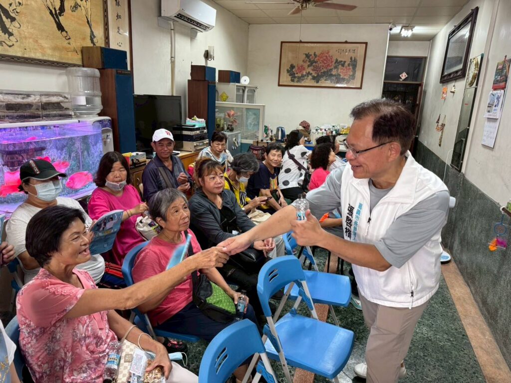 張啓楷表示，若順利當選嘉義市長，將在既有施政成果基礎上，進一步推動65歲以上長者健保費由市府全額補助，持續打造幸福宜居城市。(圖／記者翻攝)