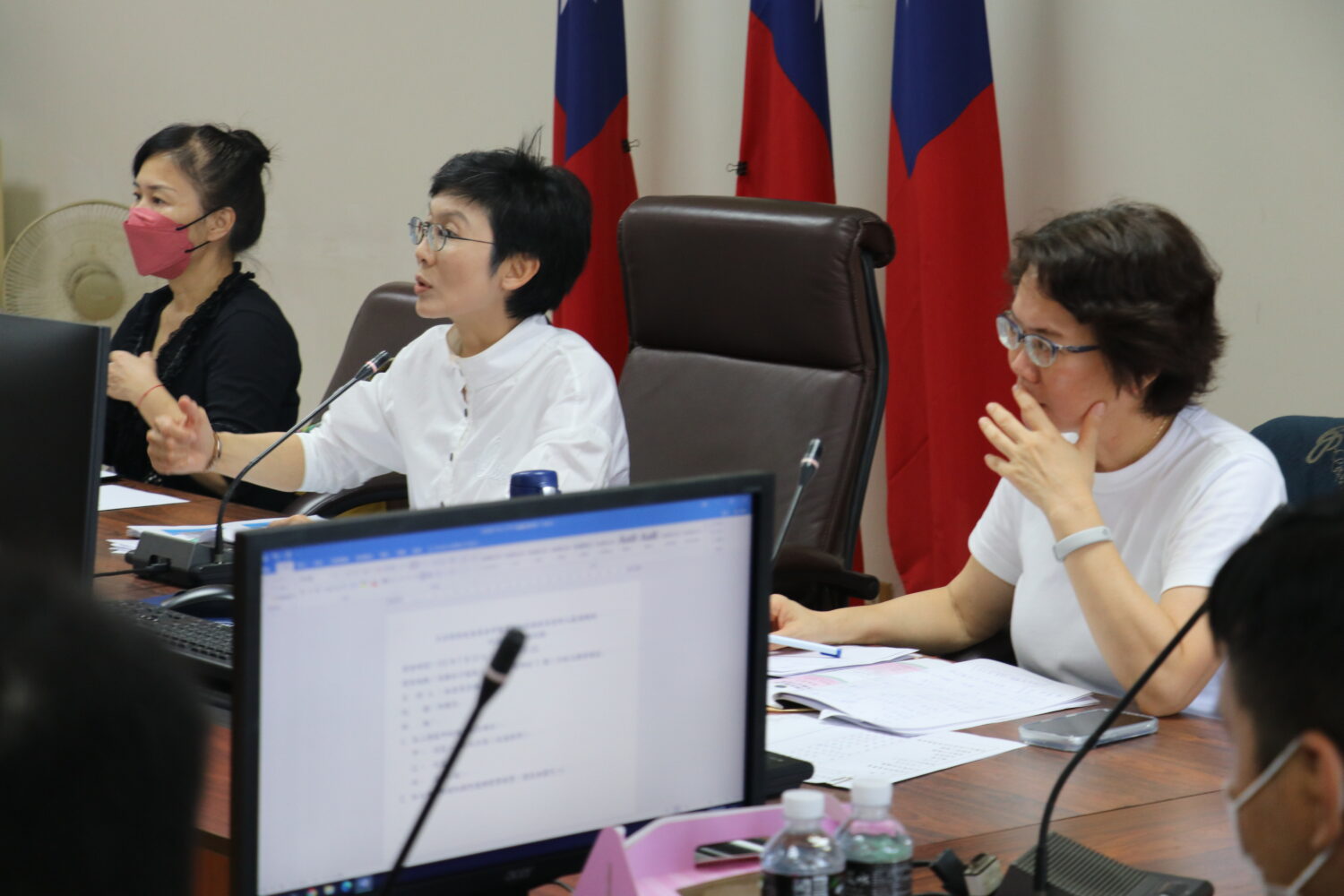 林岱樺表示，高雄監獄肩負南部重要收容任務，但長期超收已衍生醫療、生活環境及公共衛生等多項問題。(圖／記者翻攝)