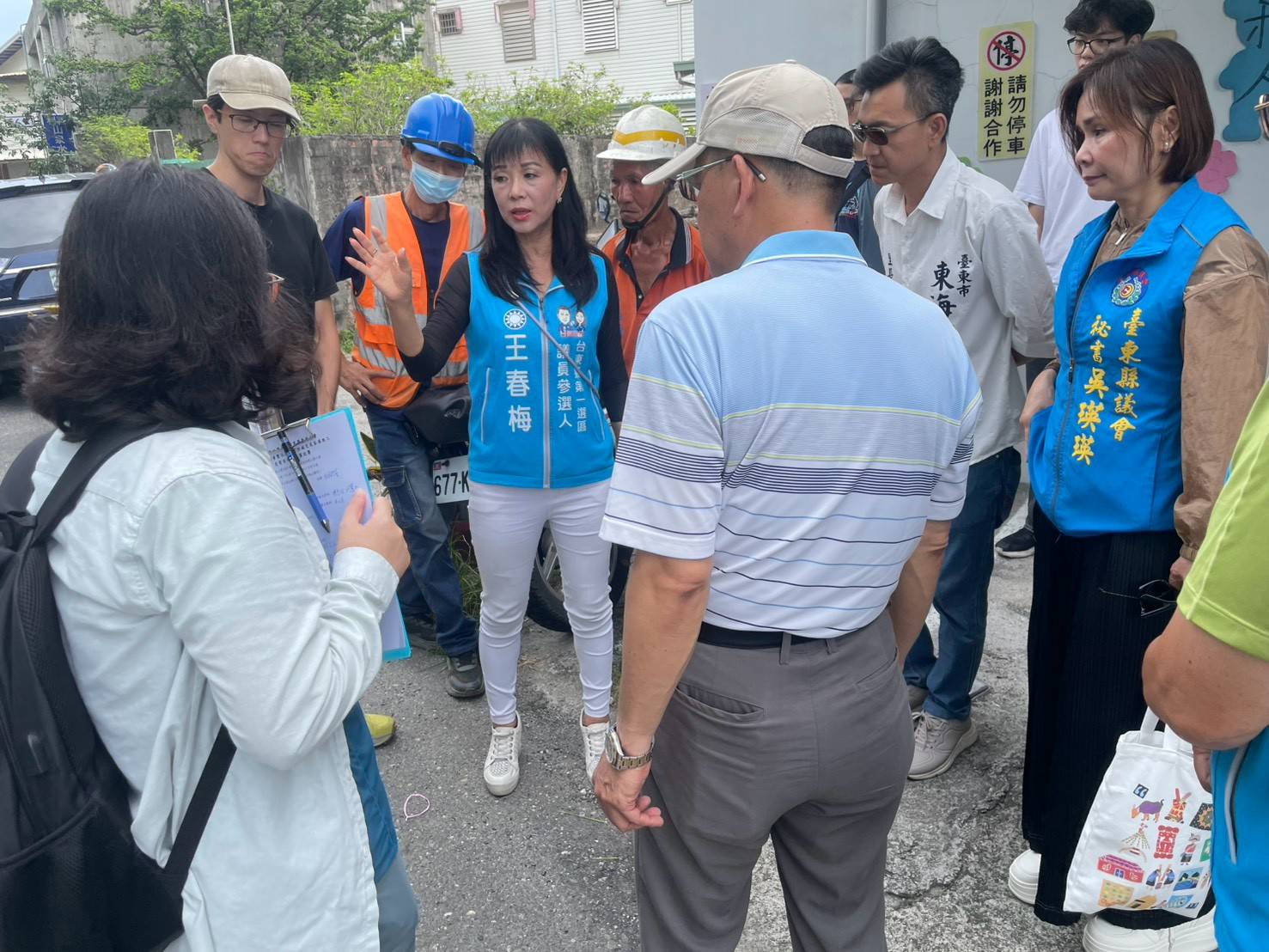 王春梅代表黃仁感謝林業及自然保育署台東分署積極推動工程，以及地方各界共同協力促成整治計畫。(圖／記者翻攝)