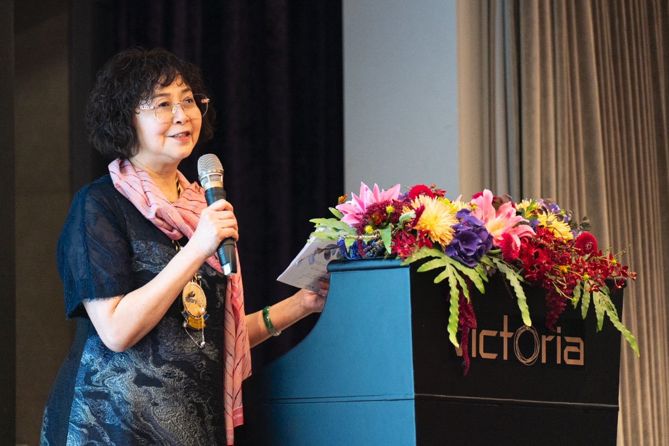 中山扶輪社38屆社長簡美琴分享因為健康，生命極美。(圖/中山扶輪社 提供)