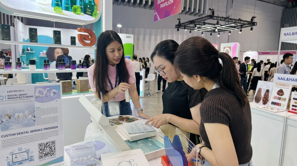 水映美參展Vietbeauty與Cosmobeauté Vietnam 2026,現場與美容產業業者交流產品設計及相關應用。(圖/水映美提供)