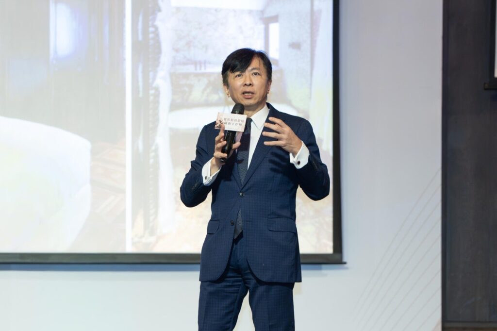 雲品國際盛治仁董事長分享高值化的品牌經營理念。(圖/經濟部商業署提供)