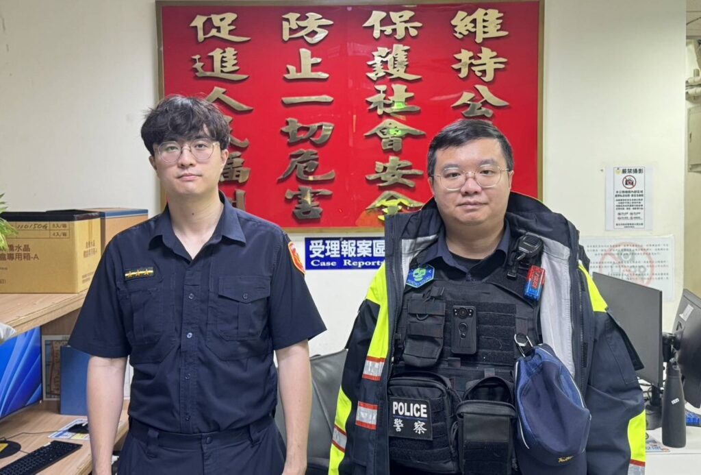 大同分局民族路派出所警員許郡展(右)、林家瑞(左)。（圖／記者 戴昱弘翻攝）
