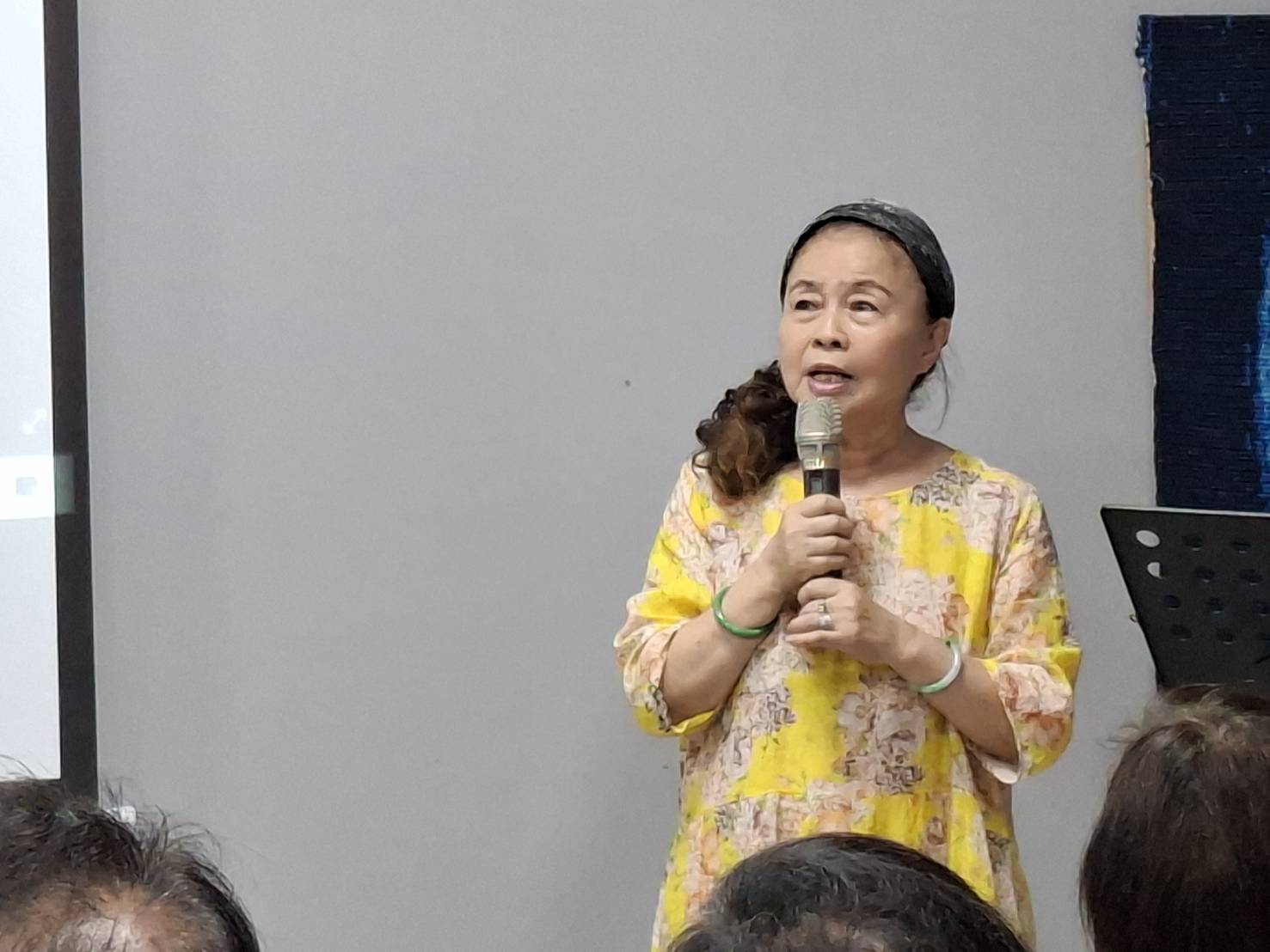▲藝術家羅彩琴在MR的世界裡,流動的世界創造「大千世界」中沒有邊界的色彩。