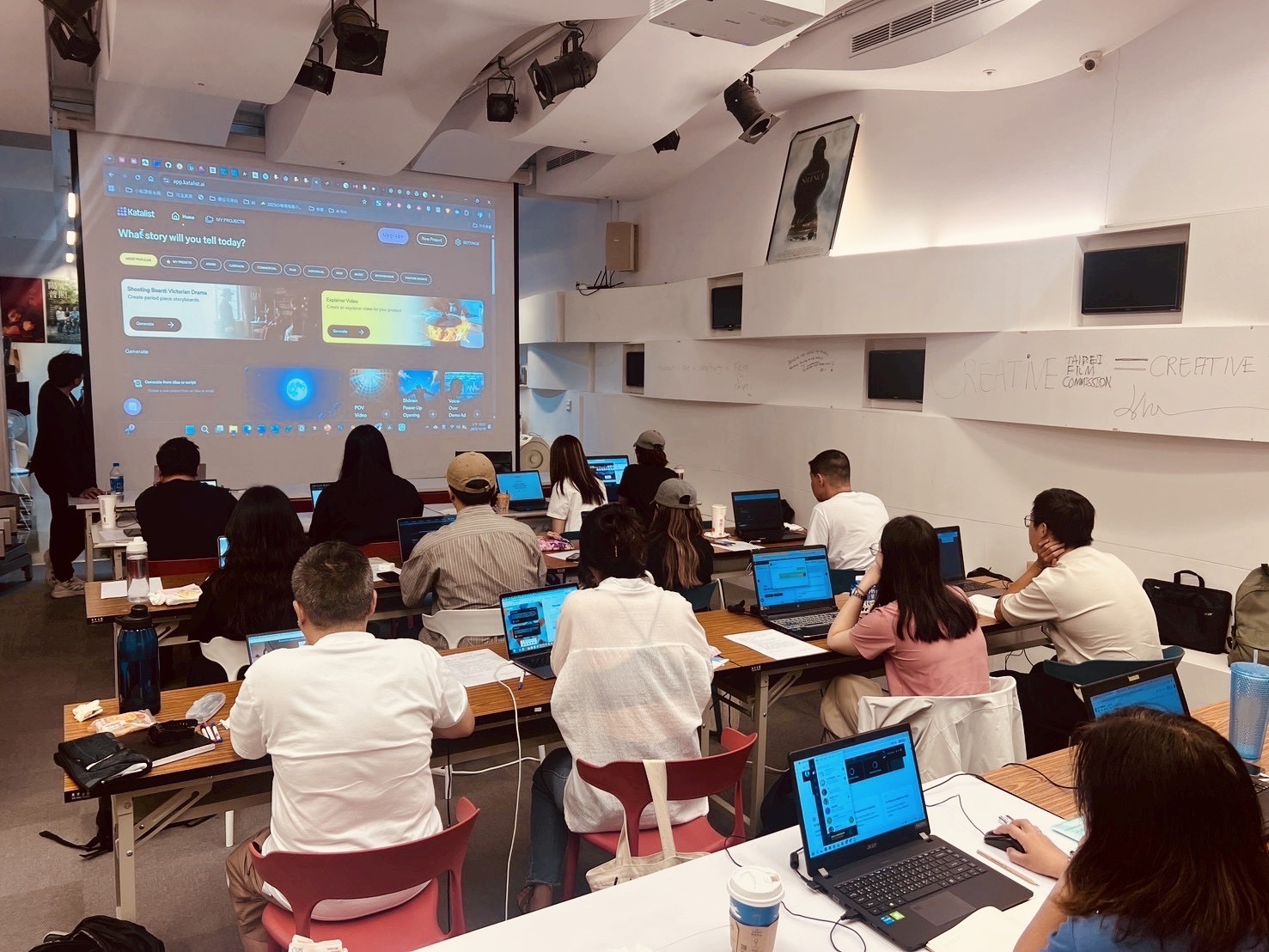 亞威AI學院舉辦的影視音產業專業人才AI應用培訓。(圖/亞威AI學院 提供)