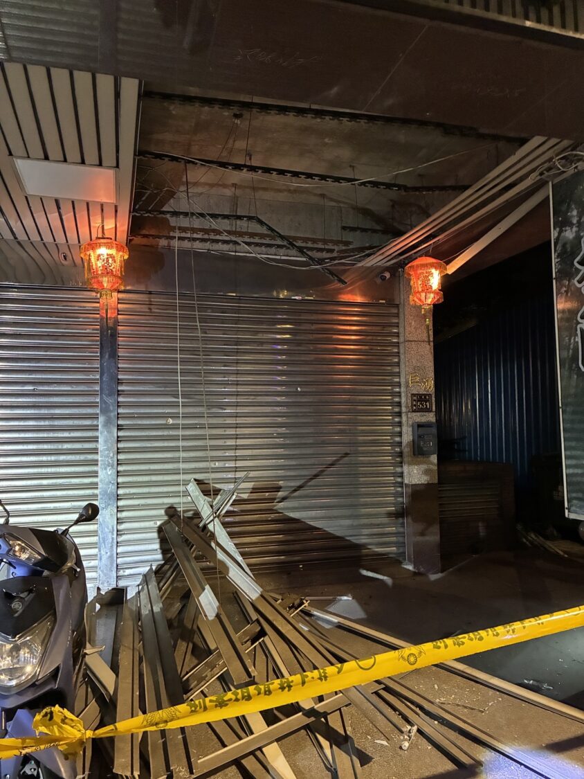 北山弘仁會樹林據點「巨湧開發」遭人丟擲爆裂物。(記者徐煜勝翻攝)