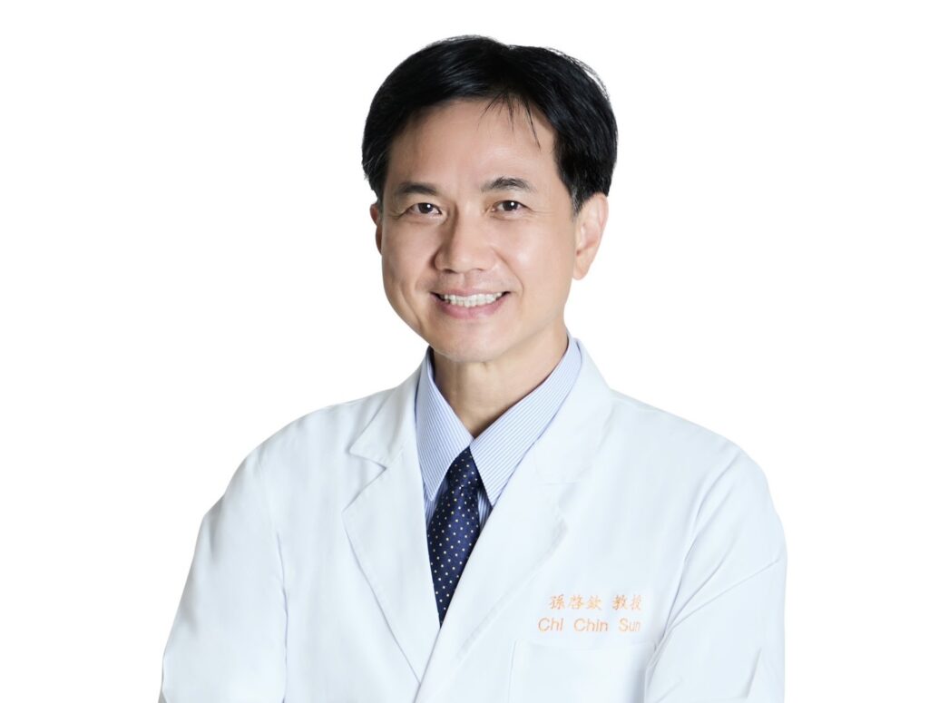 基隆長庚醫院副院長孫啟欽表示，隨著人工智慧與機器人技術持續發展，相關技術在眼科醫療領域的研究與應用受到關注。（圖／孫啟欽醫師提供）