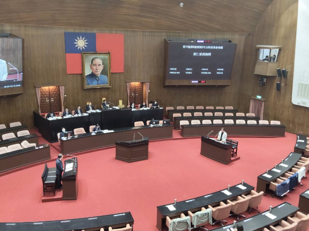 國民黨平地原住民立委黃仁質詢監察委員被提名人、現任全國律師聯合會副理事長吳梓生。(圖／記者翻攝)