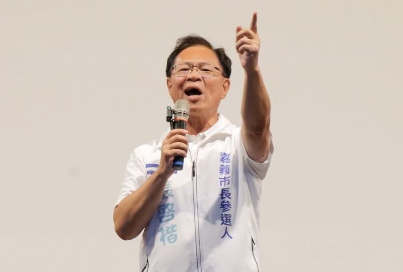國民黨主席鄭麗文透露，張啓楷近期支持氣勢明顯上揚，最新民調與民進黨參選人王美惠的支持度差距已落在誤差範圍內，選情呈現「五五波」。(圖／記者翻攝)