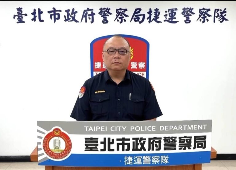捷運警察隊第一分隊分隊長郭書嘉說明事發情況。(圖/記者李健興 翻攝)