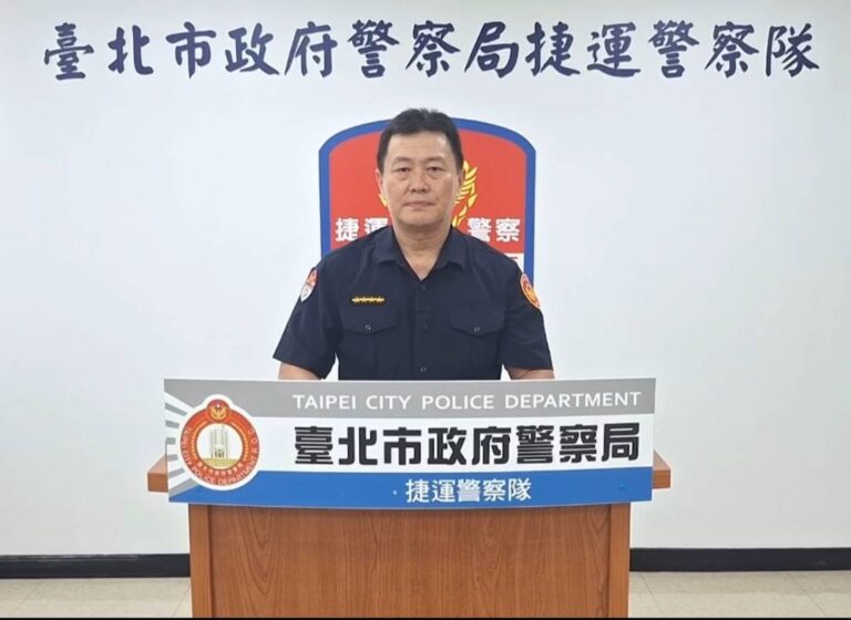 捷運警察隊第一分隊副分隊長蕭雨特說明案情。(圖/記者李健興 翻攝)