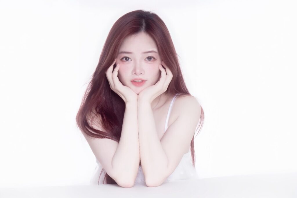 啦啦隊女神曲曲推出全新單曲《By Your Side》。(圖/曲曲 提供)