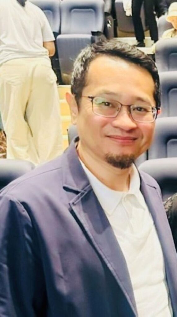 桃園市政府客家事務局局長范姜泰基出席康慈客家慈善音樂會,共同支持客家文化推廣與傳承。(圖/康慈基金會提供)