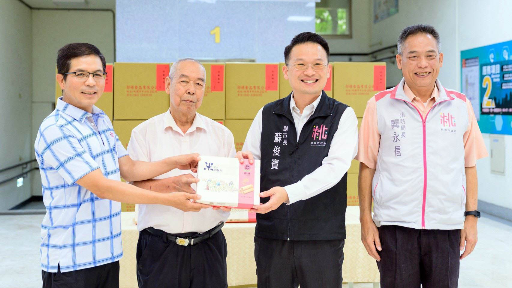 郭祿日勝攜手12年送暖　中秋捐逾1800份禮盒慰勞桃園消防