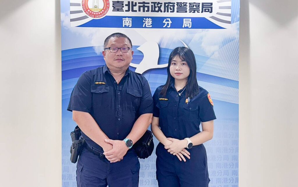 南港所警員李彥傑（左）、汪亭妤（右）。（圖／記者薛秀蓮 翻攝)