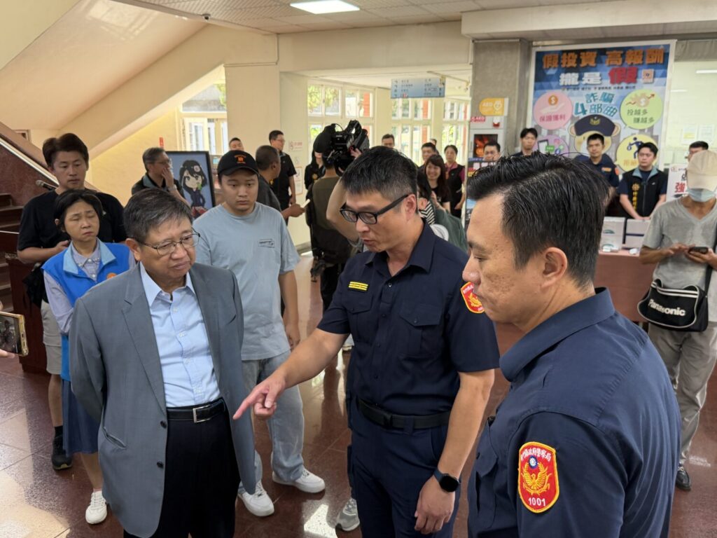 新竹縣政府警察局舉行專案成果展示，由專案人員向與會貴賓說明依托咪酯毒品查緝成果及毒品犯罪趨勢，強調持續以科技偵查與跨機關合作，全力遏止新興毒品危害。（圖／記者林照東攝）