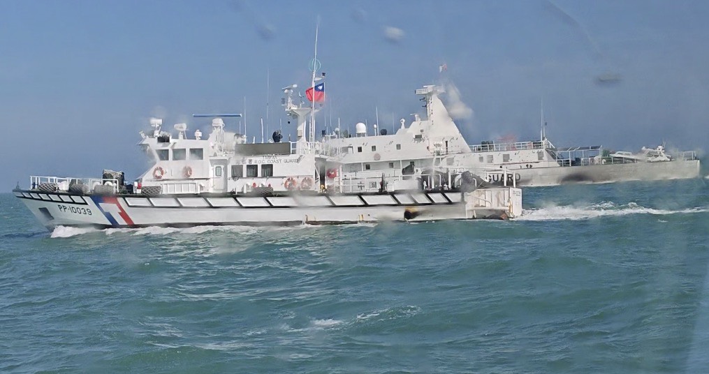 中國海警侵擾金門海巡嚴密監控迅速對應強勢驅離。（圖／海巡署）