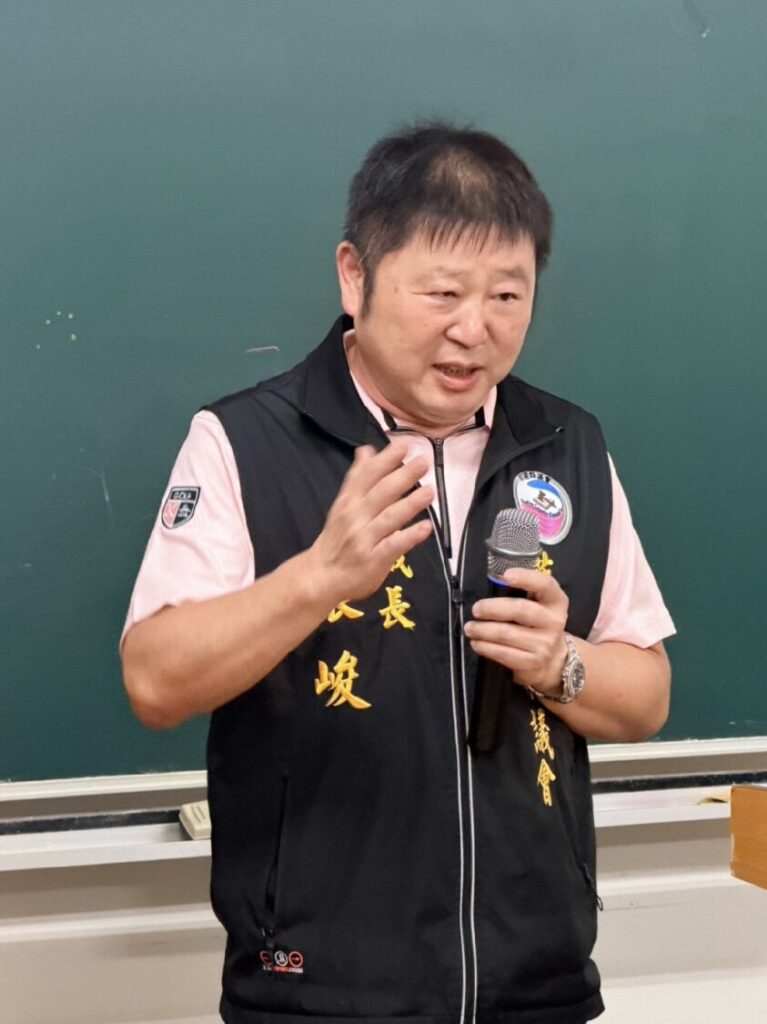 張峻表示，只要花蓮縣府願意依法提出追加預算，並獲得縣議會支持，就有條件不新增舉債，普發每位符合資格縣民1萬元 。（圖／記者 趙靜姸翻攝）