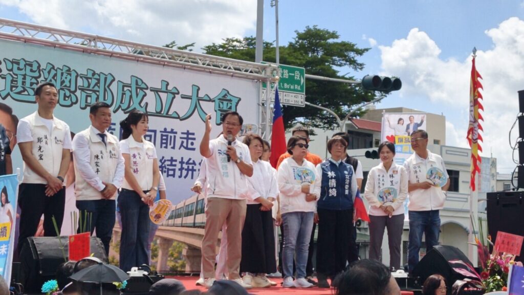 張啓楷強調，藍白陣營攜手爭取到教師節放假，自己更是率先提案停砍教職員年金改革的急先鋒。(圖／記者翻攝)