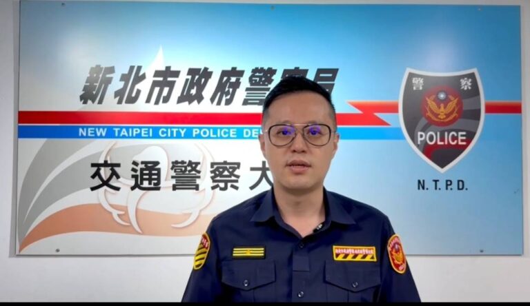 新北交大大隊長李仁寧說明案情。(圖/記者李健興 翻攝)