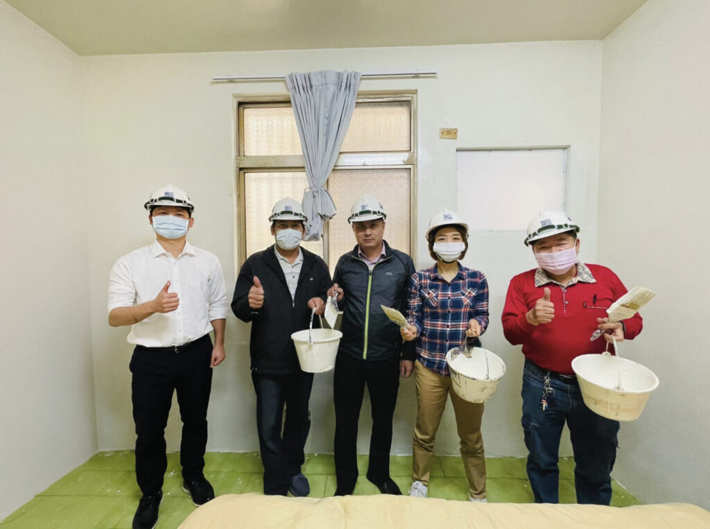 昌禾參與「做工行善團」修繕行動,以營建專業投入公益服務。(圖/業者提供)