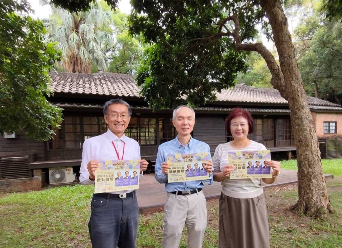 竹市「跨領域志工團」重要推手--左起竹科管理協會秘書長李道霖、理事長曾漢良、文史組組長吳玉愛。(圖/記者黃溎芬翻攝)