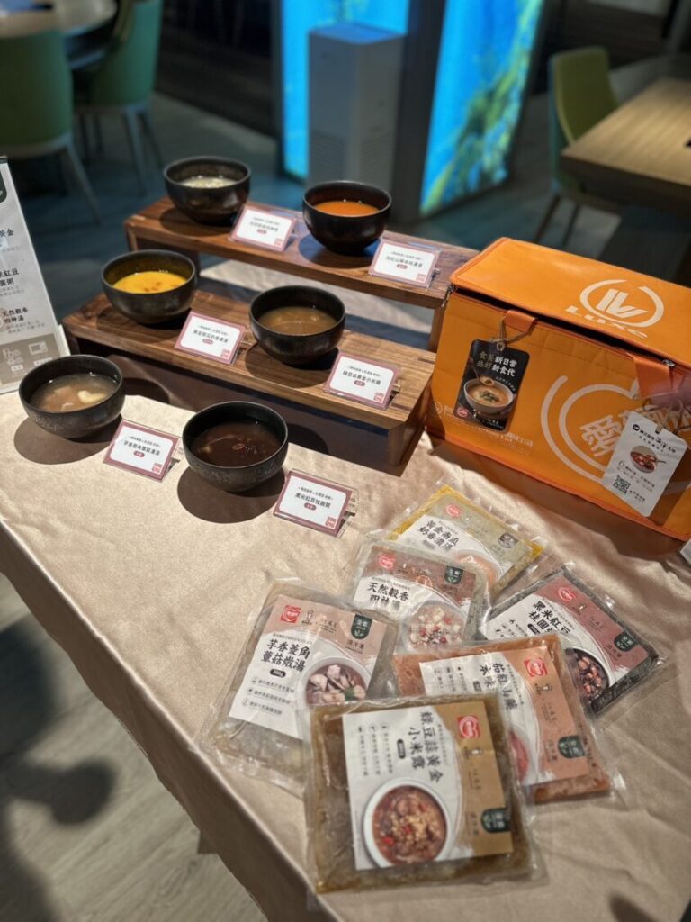「媽咪廚房×但漢蓉節氣食養系列」以台灣當令食材入菜,推出多款節氣蔬食湯品,提供消費者便利的日常餐食選擇。(圖/陸仕企業提供)