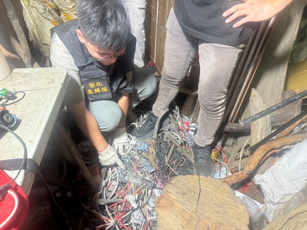 海巡署偵防分署彰化查緝隊聯合警察強力掃蕩破獲改造槍枝。（圖／海巡署）