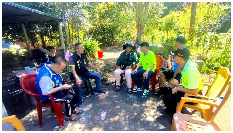 陸軍專科學校校友總會長黃光輝率領台東地區校友幹部,偕同地方各界前往海端鄉霧鹿村慰問火災受災家庭,展現守望相助的公益精神。(圖/記者翻攝)