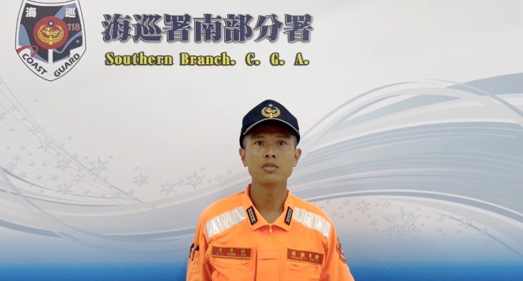 海巡署南部分署副隊長江展蔚說明搜救過程。(圖／鄭自達 翻攝)