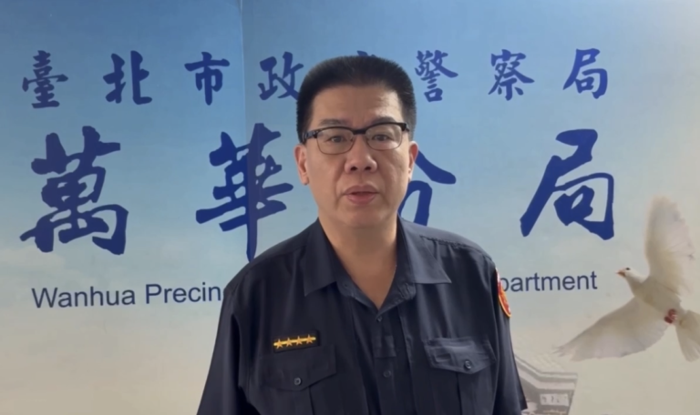 萬華分局西門町派出所副所長許福和案情說明。(圖/記者 趙靜姸翻攝)