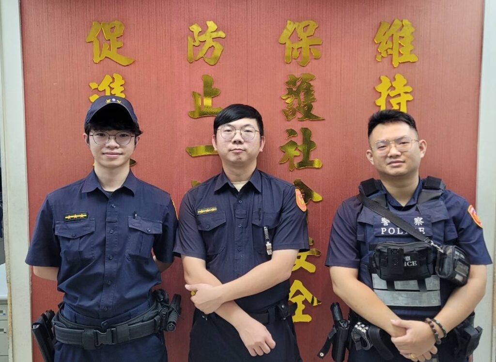 大同分局重慶北路派出所警員蕭志成、賴翰霖、廖國佑(左至右)。（圖／記者 戴昱弘翻攝）