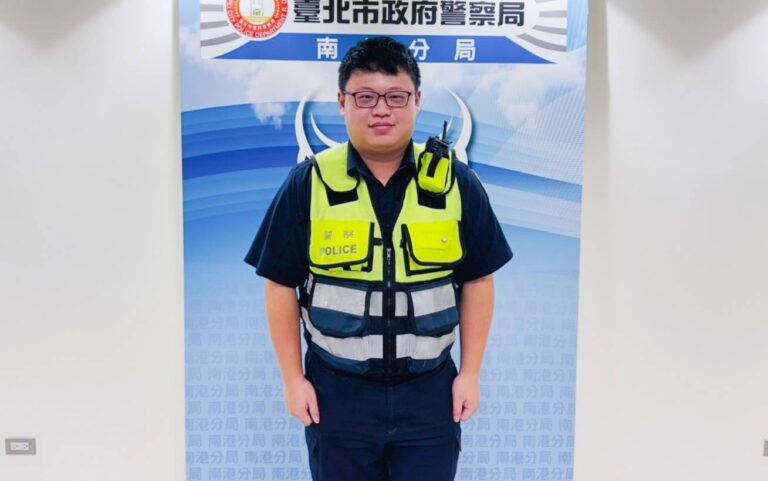 南港派出所警員簡晉宏。（圖／記者薛秀蓮 翻攝)