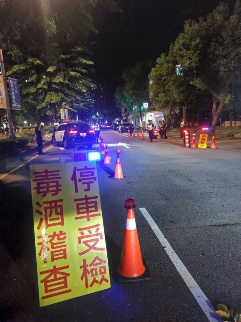 新北警再次打擊毒酒駕。(圖／記者李健興 翻攝）
