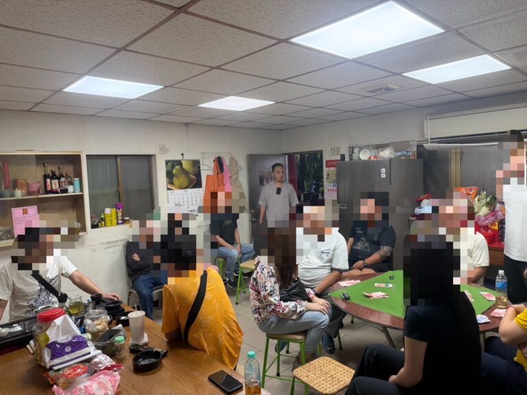 警方查獲天九牌賭場。(圖/記者李健興 翻攝)
