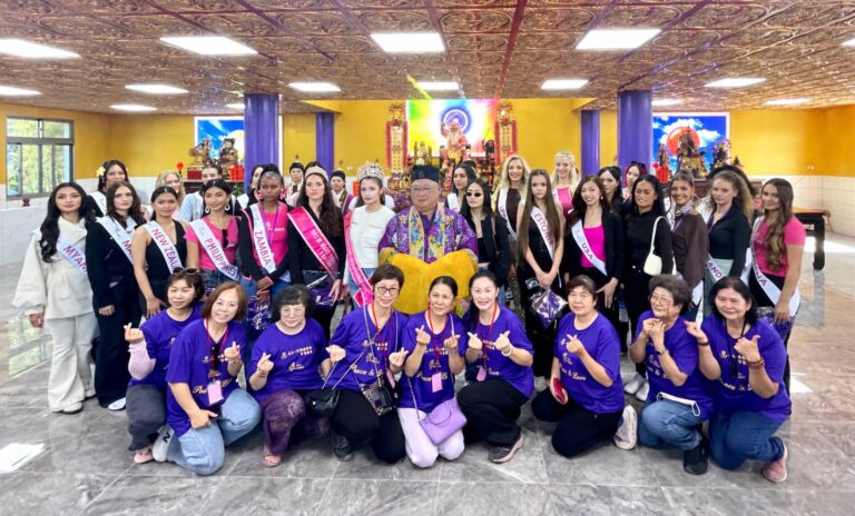 玄一宗九重天萬教總會宗師暨主席鄭鴻銘，攜手「Face of Beauty International 2026全球美顏皇后」紐西蘭總部大會主席Mila，邀集來自全球28個國家的佳麗代表，共同參與跨國宗教文化祈福盛典，為台灣及世界和平獻上祝福。（圖／玄一宗提供）