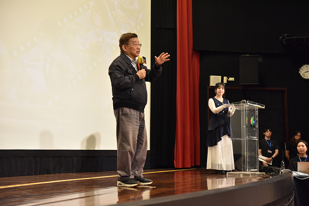 勞動影像工作坊李祐寧監製老師上台致詞。(圖/臺北市政府勞動局提供)