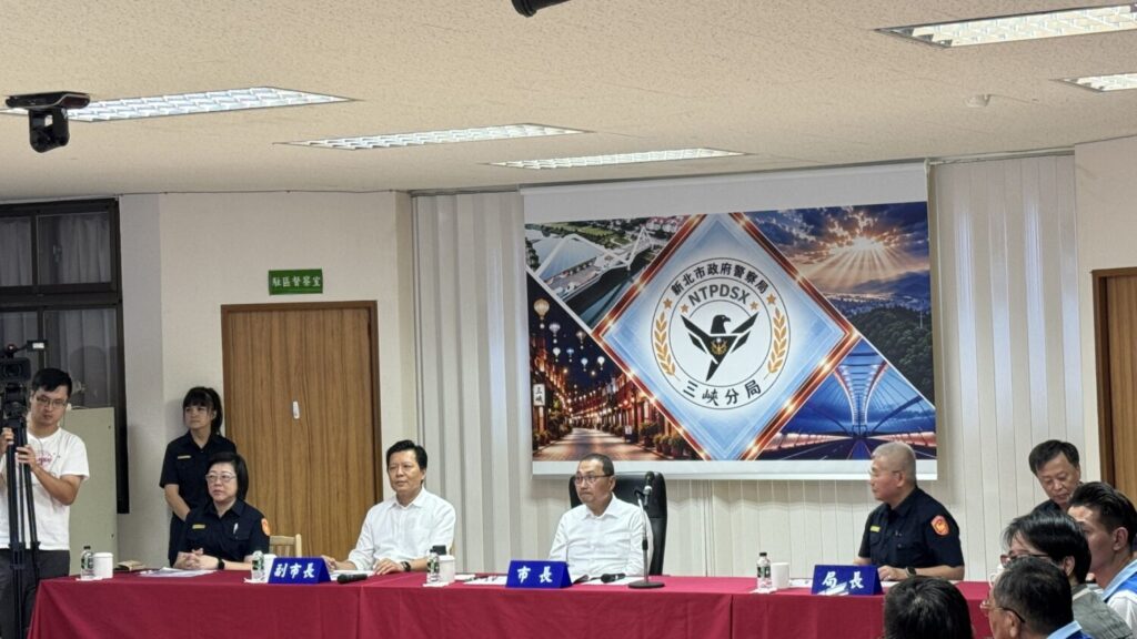 新北市長侯友宜宣布三峽分局重建工程規劃與期程。（記者徐煜勝翻攝）