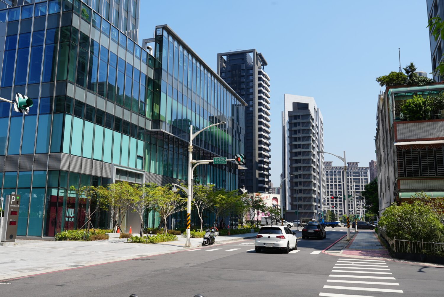 葉日竣指出,小檜溪近年新建案陸續落成,區內新大樓具備較新屋齡、整齊街廓及社區公共設施等特色,符合現代家庭對居住品質的期待。(圖/民眾提供)